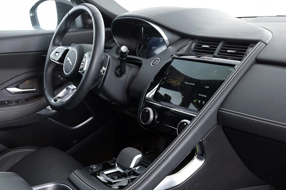 Jaguar E-PACE - Afbeelding 3 van 30