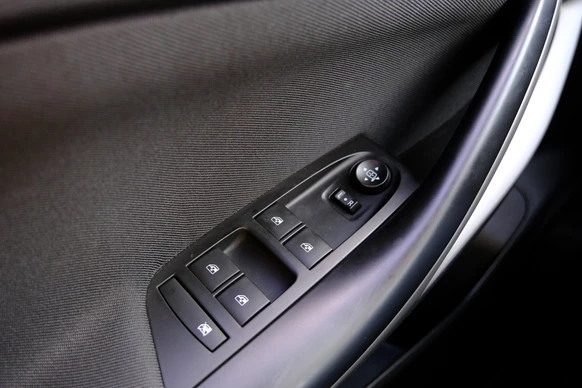 Opel Astra - Afbeelding 19 van 30