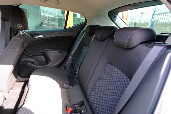 Opel Astra - Afbeelding 23 van 30