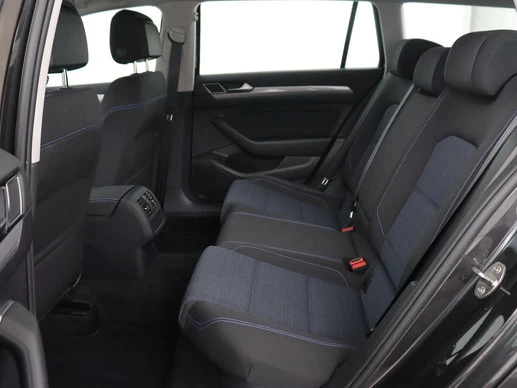 Volkswagen Passat - Afbeelding 6 van 30