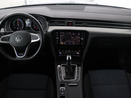 Volkswagen Passat - Afbeelding 8 van 30