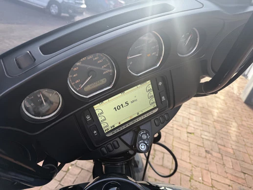 Harley-Davidson Street Glide - Afbeelding 9 van 30