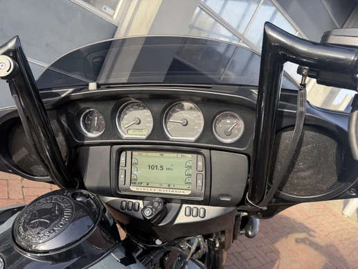 Harley-Davidson Street Glide - Afbeelding 20 van 30