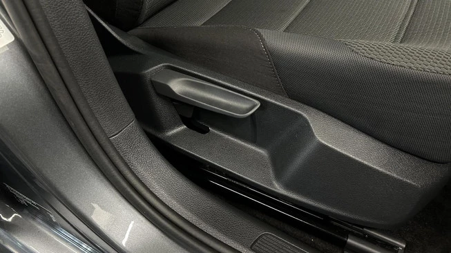 Volkswagen e-Golf - Afbeelding 21 van 30