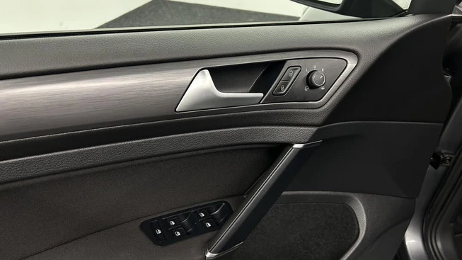 Volkswagen e-Golf - Afbeelding 28 van 30