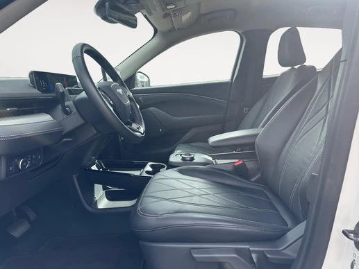 Ford Mustang Mach-E - Afbeelding 5 van 30