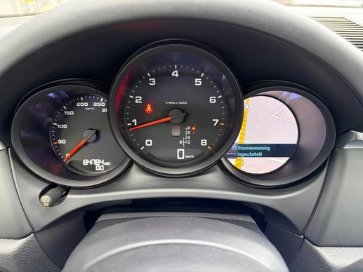 Porsche Macan - Afbeelding 9 van 26