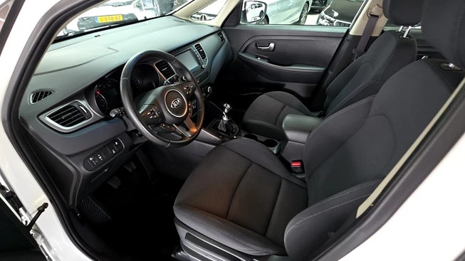 Kia Carens - Afbeelding 9 van 30