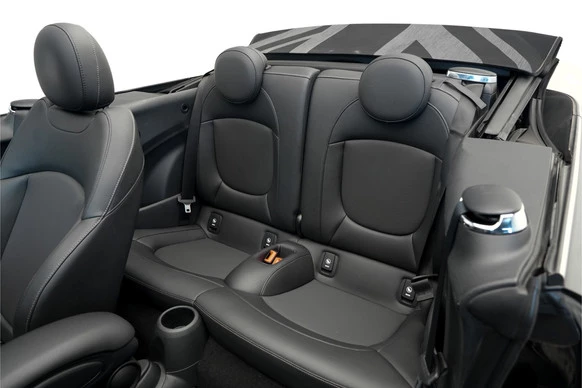 MINI Cooper Cabrio - Afbeelding 27 van 30