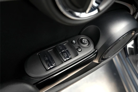 MINI Cooper Cabrio - Afbeelding 28 van 30