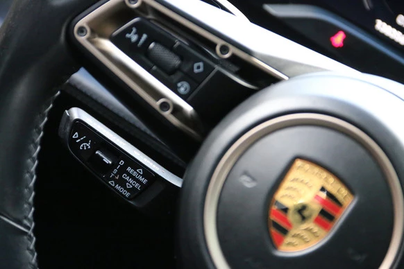 Porsche Taycan - Afbeelding 10 van 23