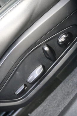 Porsche Taycan - Afbeelding 12 van 23