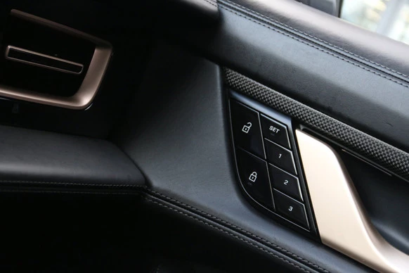 Porsche Taycan - Afbeelding 18 van 23