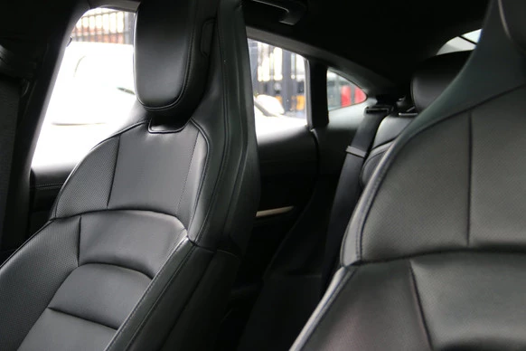 Porsche Taycan - Afbeelding 22 van 23