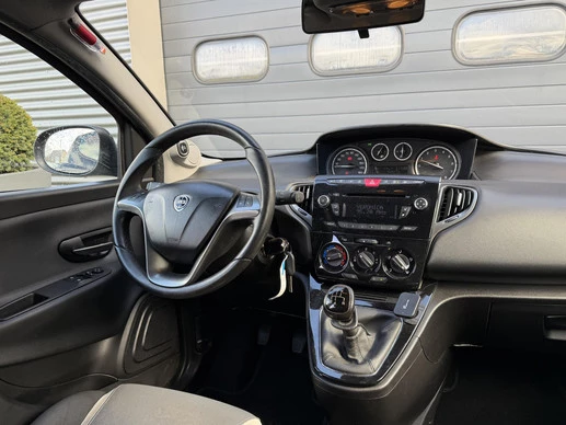 Lancia Ypsilon - Afbeelding 3 van 23