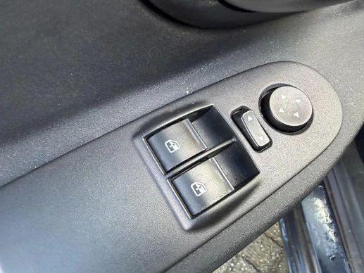 Lancia Ypsilon - Afbeelding 9 van 23