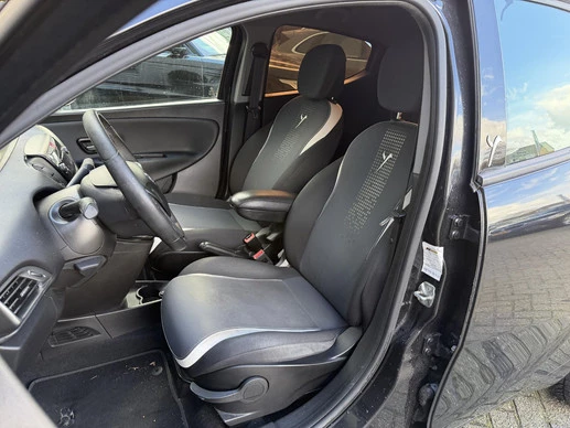 Lancia Ypsilon - Afbeelding 10 van 23