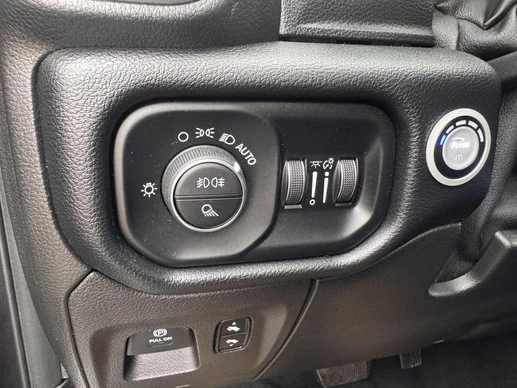 Dodge Ram 1500 - Afbeelding 25 van 30