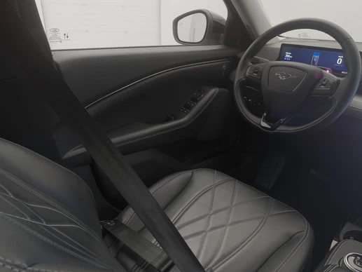 Ford Mustang Mach-E - Afbeelding 12 van 30