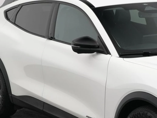 Ford Mustang Mach-E - Afbeelding 24 van 30