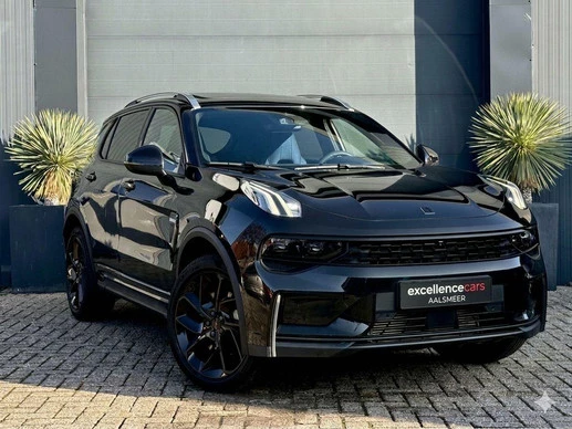 Lynk & Co 01 - Afbeelding 1 van 27