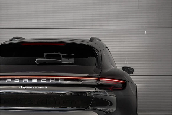 Porsche Taycan - Afbeelding 17 van 30