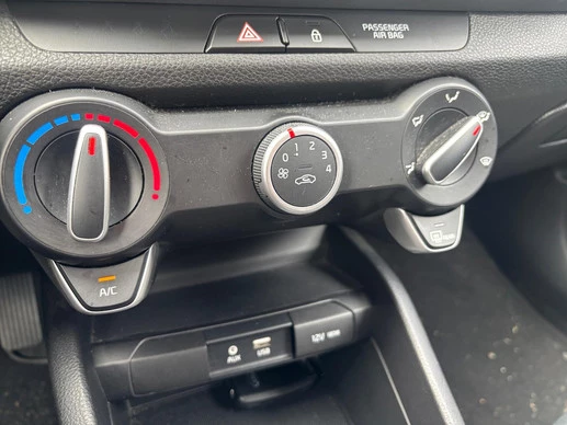 Kia Stonic - Afbeelding 23 van 28