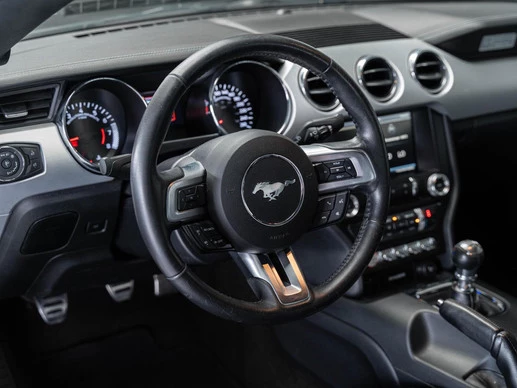 Ford Mustang - Afbeelding 28 van 30