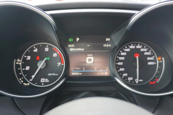 Alfa Romeo Giulia - Afbeelding 26 van 30