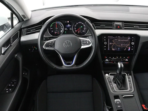 Volkswagen Passat - Afbeelding 3 van 30