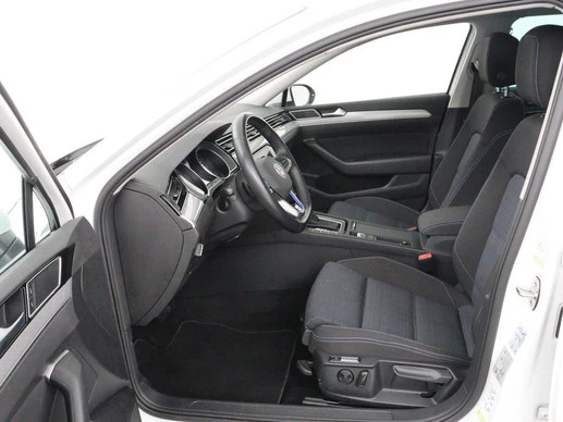 Volkswagen Passat - Afbeelding 4 van 30