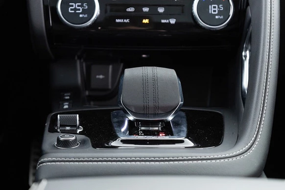 Jaguar E-PACE - Afbeelding 14 van 30