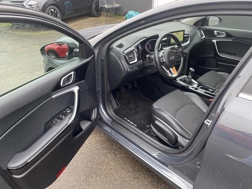 Kia Ceed - Afbeelding 17 van 30