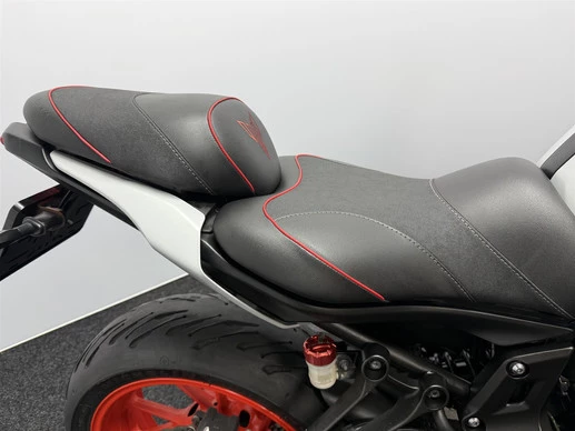 Yamaha MT 07 - Afbeelding 13 van 14