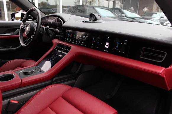Porsche Taycan - Afbeelding 14 van 30