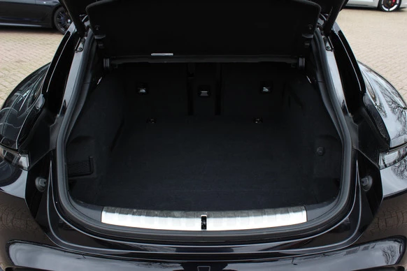 Porsche Taycan - Afbeelding 17 van 30