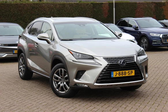 Lexus NX - Afbeelding 1 van 30