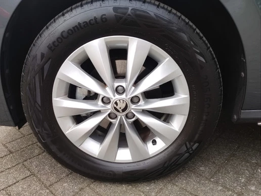 Škoda Kamiq - Afbeelding 10 van 27