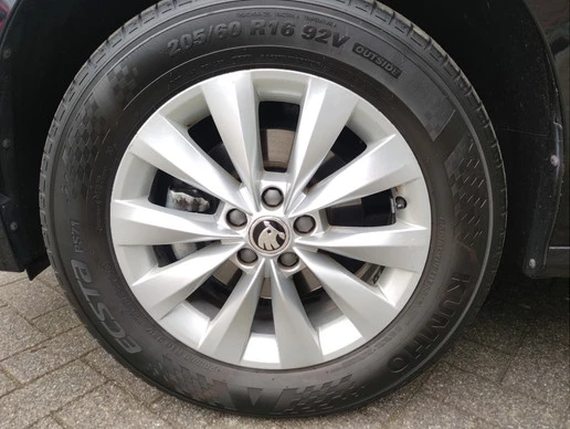 Škoda Kamiq - Afbeelding 10 van 30