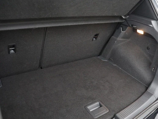 Volkswagen T-Cross - Afbeelding 28 van 30