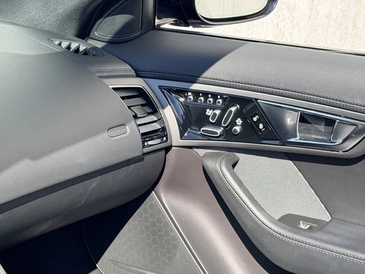 Jaguar F-Type - Afbeelding 9 van 13