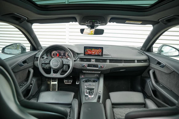 Audi RS4 - Afbeelding 2 van 30