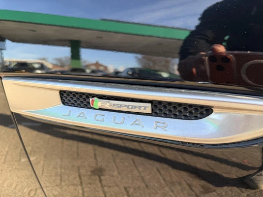 Jaguar XE - Afbeelding 16 van 25