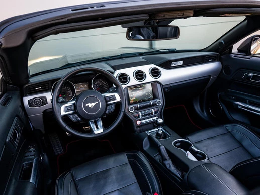 Ford Mustang - Afbeelding 23 van 30