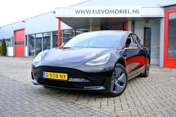 Tesla Model 3 - Afbeelding 1 van 30