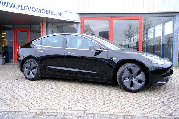 Tesla Model 3 - Afbeelding 4 van 30