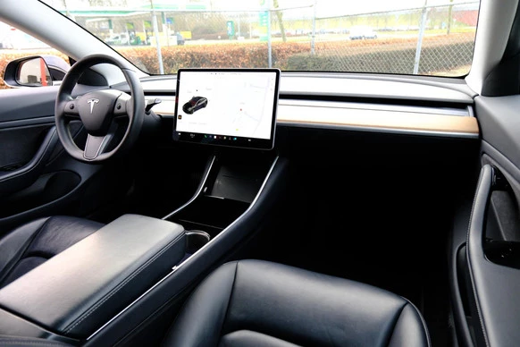 Tesla Model 3 - Afbeelding 5 van 30