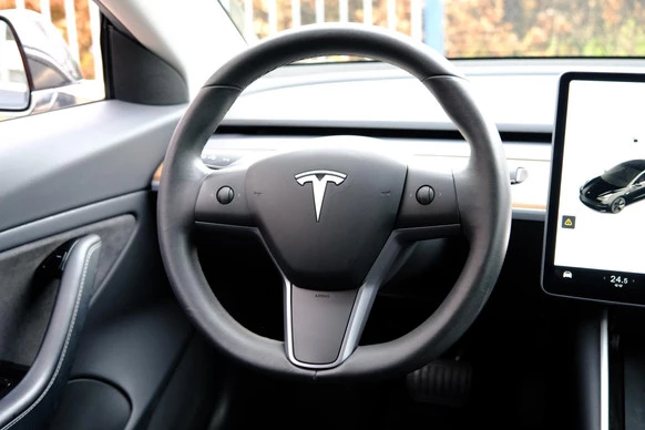 Tesla Model 3 - Afbeelding 6 van 30