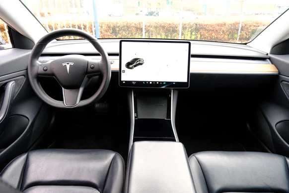 Tesla Model 3 - Afbeelding 12 van 30
