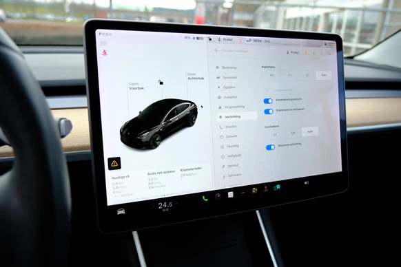 Tesla Model 3 - Afbeelding 15 van 30